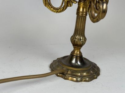 Lampe de bureau dite bouillotte en bronze...