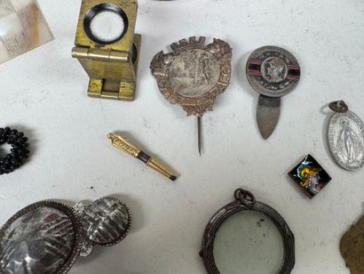 Set of small display items including brass...