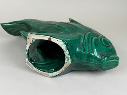 LEJAN, XXe.
Poisson en céramique sur fond...
