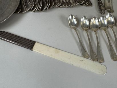 Lot of silver-plated or pewter platerie (some...