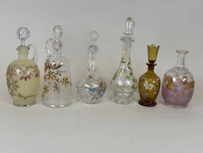 Six carafons ou carafes certaines partiellement...