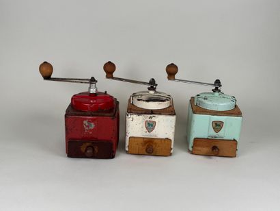 PEUGEOT Frères.
Trois moulins en bois et...