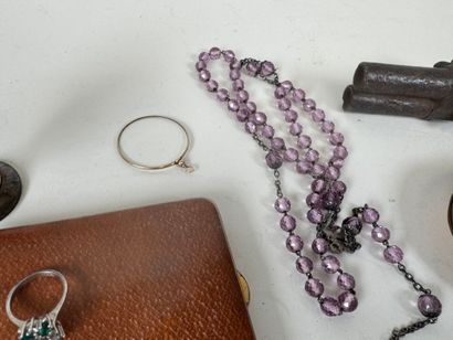 Small lot of display items including : 
-...
