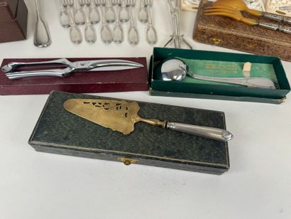 Silver-plated lot including 6 place settings...