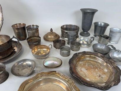 Important silver-plated lot including plate,...