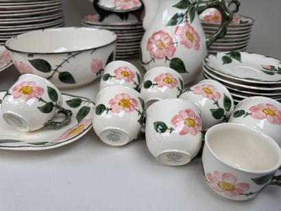 VILLEROY & BOCH.
Modèle WILD-ROSE.
Importante...