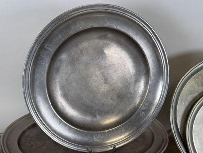 Lot of silver-plated or pewter platerie (some...