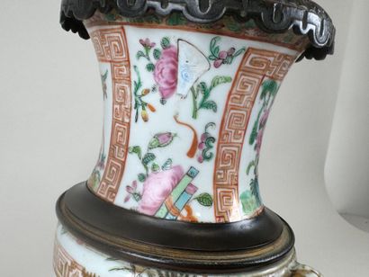 ASIA, 20th century.
Polychrome porcelain...
