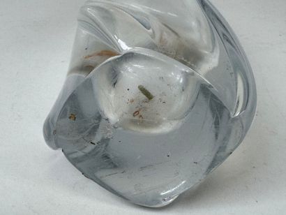 DAUM France.
Vase soliflore en cristal moulé...
