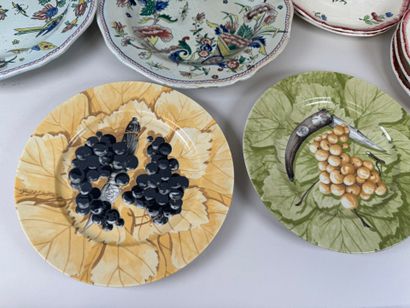 Set in earthenware and polychrome porcelain...