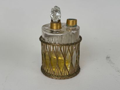 CHRISTOFLE.
Nécessaire à flacon à parfum...