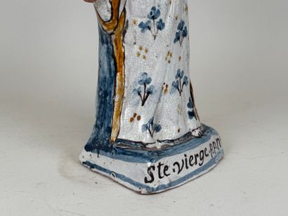 NEVERS.
Vierge à l'Enfant. 
Terre cuite émaillée...