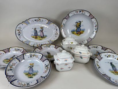 H.B. QUIMPER.
Deux plats de service, 3 assiettes...
