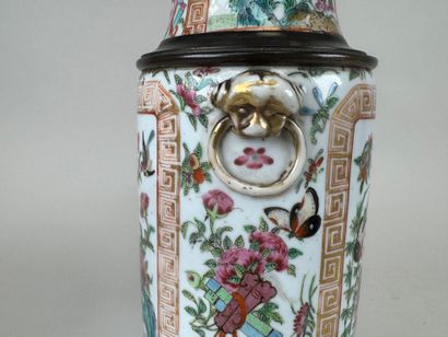 ASIA, 20th century.
Polychrome porcelain...