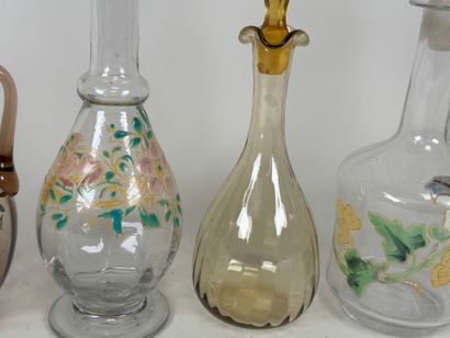 Six carafons ou carafes certaines partiellement...