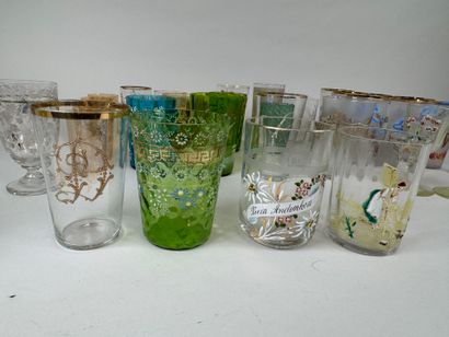 Collection de 38 verres de communion ou verre...