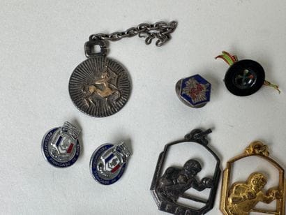 DUBONNET. 3 advertising pendants in metal...