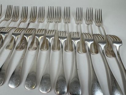 Suite de 24 fourchettes en métal argenté...