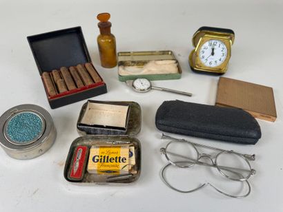 Lot of display items including ink pads in...