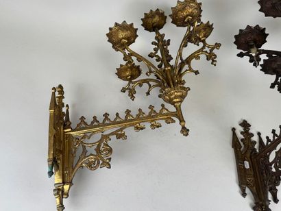 Pair of openwork brass sconces with 6 lights.
Neo-Gothic...