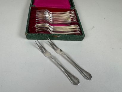 Suite de 16 fourchettes à escargot en métal...