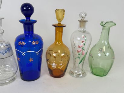 Six carafons ou carafes certaines partiellement...
