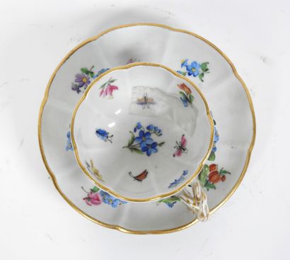 MEISSEN, early 20th century,
Porcelain cup...
