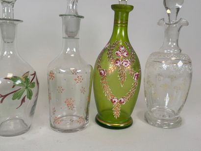 Six carafons ou carafes certaines partiellement...