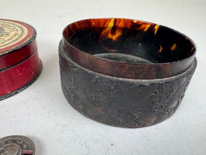 Set of small display items including brass...