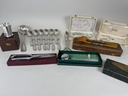 Silver-plated lot including 6 place settings...