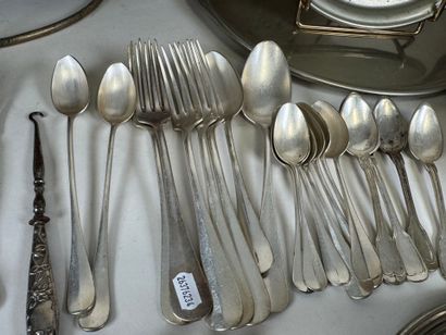 Lot of silver-plated or pewter platerie (some...