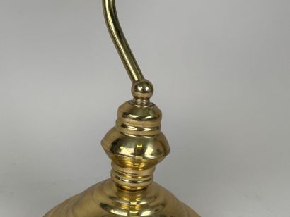 Lampe de bureau orientable en laiton doré...