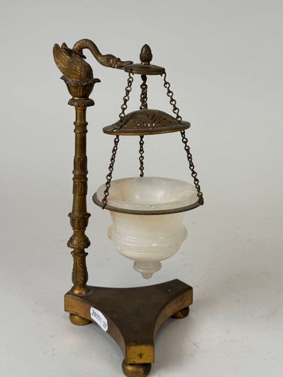 Petite lampe à huile ou encensoir en bronze...