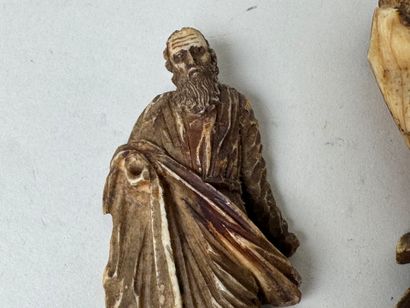 Lot comprising a Christ and a Saint in carved...