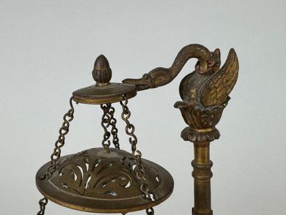 Petite lampe à huile ou encensoir en bronze...