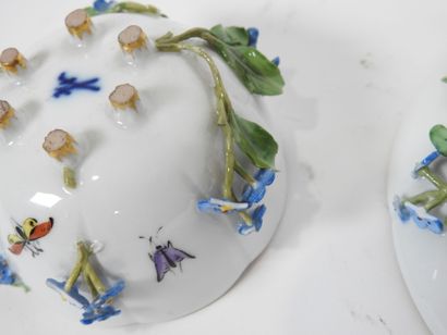 MEISSEN, early 20th century,
Porcelain cup...