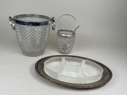 Lot en métal argenté et verre comprenant...