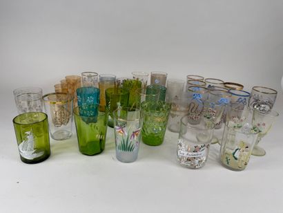 Collection de 38 verres de communion ou verre...