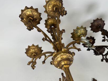 Pair of openwork brass sconces with 6 lights.
Neo-Gothic...