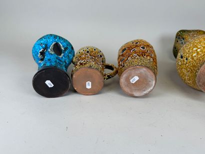 Écume de Mer et divers.
Ensemble de 3 pichets,...