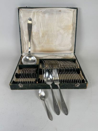 Set of silver-plated flatware, net pattern,...