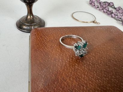 Small lot of display items including : 
-...