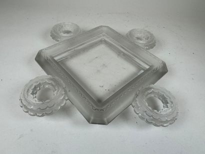 René LALIQUE (1860-1945).
Modèle CLUNY.
Jardinière...
