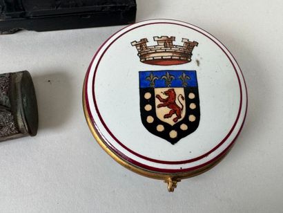 Set of three small boxes:
- one porcelain,...