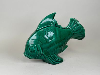 LEJAN, XXe.
Poisson en céramique sur fond...