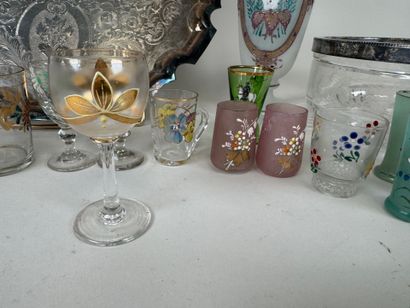 Lot comprenant :
- collection d'environ 20...