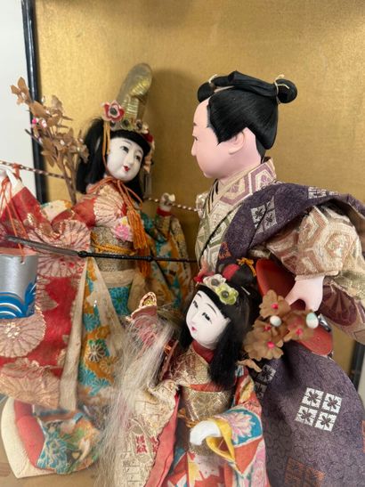 JAPON, XXe.
Diorama en bois laqué et verre...