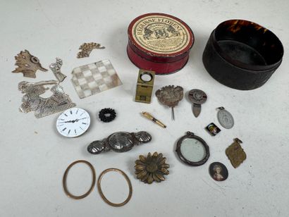 Set of small display items including brass...