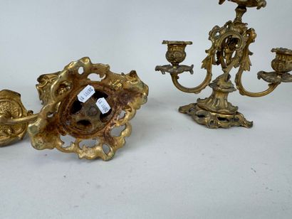 Paire de candélabres en bronze à trois bras...