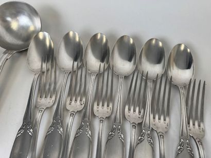 Silver-plated lot including 6 place settings...
